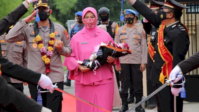 Penyambutan Kapolres Sinjai yang baru. (*)