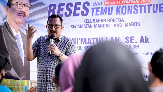  Salah seorang warga Kelurahan Bontoa, Kecamatan Mandai, Kabupaten Maros meminta bantuan pengembangan masjid. Permintaan itu disampaikan kepada Wakil Ketua DPRD Sulsel, H Ni&rsquo;matullah Erbe pada acara reses di kompleksnya.