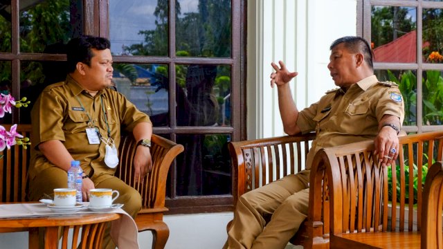 Plt Kadis Plt Kepala Dinas Ketahanan Pangan Provinsi Sulawesi Selatan, Kemal Redindo Syahrul Putra dengan Bupati Bulukumba, Andi Muchtar Ali Yusuf atau Andi Utta.