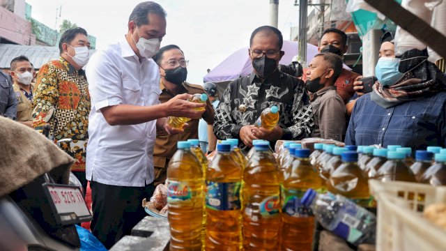 Muhammad Luthfi didampingi Danny Pomanto. (*)