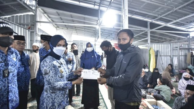Bupati Indah Serahkan 144 Huntap Ke warga Korban Bencana Banjir Bandang