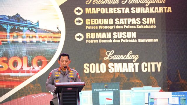 Resmikan Sarpras Kepolisian dan Solo Smart City, Kapolri: Pelayanan Publik Mudah dan Tak Berbelit-Belit