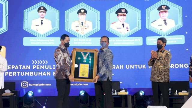 IPDN Beri Penghargaan Kartika Pamong Praja Muda kepada Danny Pomanto&nbsp;