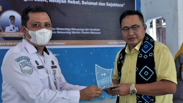 Sejumlah kelompok Nelayan di Kabupaten Luwu Utara mengikuti Sekolah lapang cuaca Nelayan yang digelar oleh BMKG Maritim Makassar, kamis (24/2) di aula Balai Latihan Kerja Tanalili.
