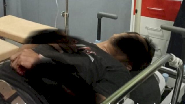 Arwan yang tengah terbaring di RS, saat ini sedang mendapat pertolongan medis. Senin (28/2). &mdash;IST