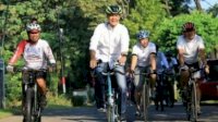Ganjar Pranowo Dikabarkan Kecelakaan saat Gowes, Dilarikan ke RS