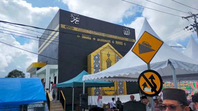 Penampakan masjid berbentuk ka'bah di Bulukumba, Sulsel. (*)