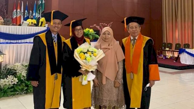 Prof Siti Aisyah Kara Dikukuhkan Jadi Guru Besar UIN Alauddin Bersama Suami dan Adiknya