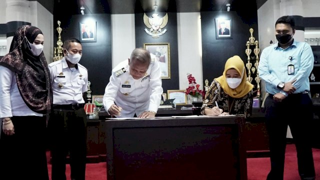 Salurkan Beras Ke ASN, Bupati Luwu Teken PKS Dengan Perum Bulog