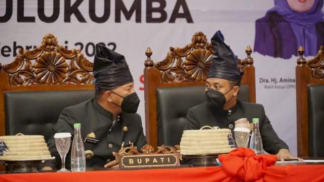 Bupati Bulukumba bersama Gubernur Sulsel Andi Sudirman Sulaiman.