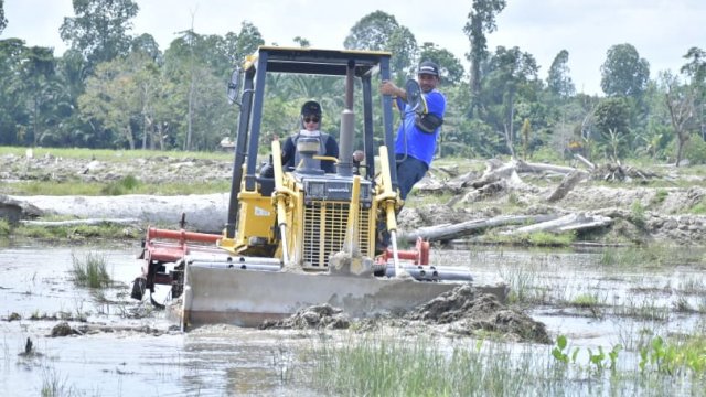 Bupati Lutra Dorong Optimalisasi Lahan Persawahan