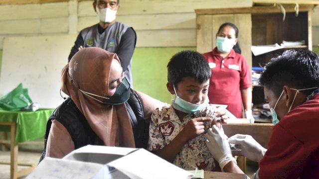 Dari Desa Terpencil, Siswa Seko Bersama Bupati Serukan &lsquo;ayo Vaksin&rsquo;