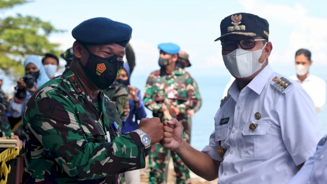 Danny Pomanto Terima Penghargaan, Brevet Survival dari Pangkoopsud II