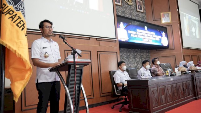 Bupati Sinjai Andi Seto Asapa memberikan Arahan saat membuka Musrembang Anak 