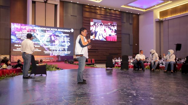 Salah satu kegiatan dari Rapat Koordinasi Khusus (Rakorsus) Pemerintah Kota Makassar, yakni memberi kesempatan kepada masing-masing SKPD untuk mempresentasikan program strategi Adama.