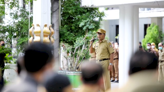 Wali Kota Makassar Danny Pomanto saat melakukan pengarahan. (*)