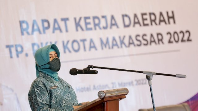 Ketua TP PKK Indira Jusuf Ismail Saat Memberikan Arahan Pada Rakerda TP PkK Kota Makassar,
