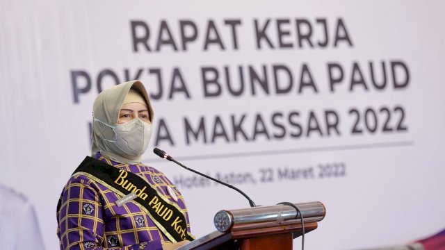 Ketua Tim TP PKK Kota Makassar, Indira Yusuf Ismail Memberikan Arahan saat Membuka Raker Pokja PAUD se Kita Makassar 