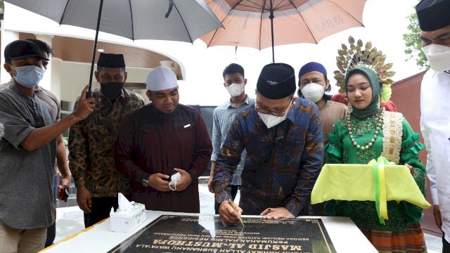 Begini Cara Walkot Makassar Perkuatan Umat Beragama