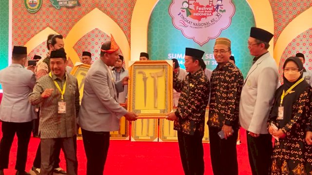 Khafilah Sulsel Juara Umum III pada FASI di Palembang, Andi Sudirman Beri Selamat