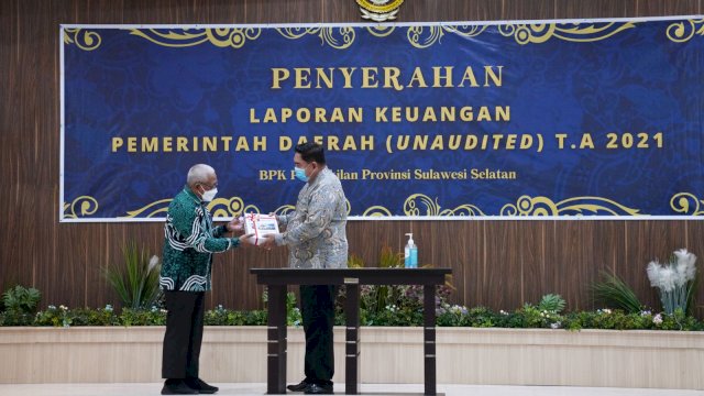 Serahkan LK 2021 ke BPK, Sekprov Sulsel Harap Raih WTP