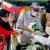 Antusiasme Masyarakat Belanja di Pasar Murah Sembako oleh Pemprov Sulsel