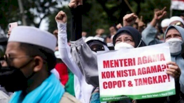 Aksi PA 212 di Kemenag. Foto: CNN Indonesia.