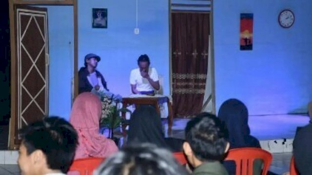 Teatrikal pernikahan dini. (*)