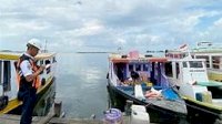 Sesuai Perda, Dishub Makassar Tarik Retribusi di Dermaga Kayu Bangkoa