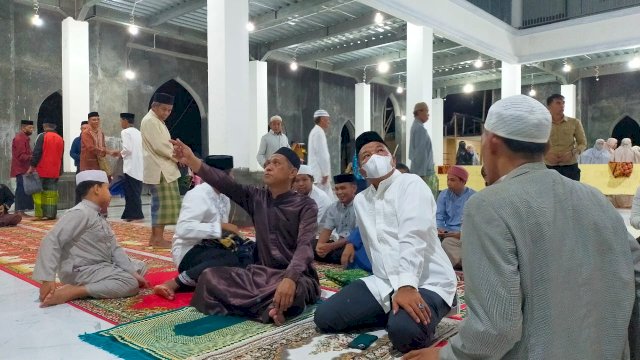 Bupati Andi Utta Sambut Ramadan di Masjid Jabal Taqwa Tanete