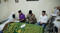 Wali Kota Danny Pomanto Melayat Kerumah Duka Ayahanda Sekda Kota Makassar.