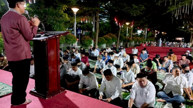 Safari Ramadan di Pelataran Kantor Wali Kota Makassar, Ashar Tamanggong: Jangan Ada Orang Miskin Tidak Bayar Zakat
