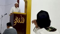 Kadis Sosial Ari Setiawan Isi Ceramah Tarawih Malam ke-12 di Masjid Awwalul Istiqbal*
