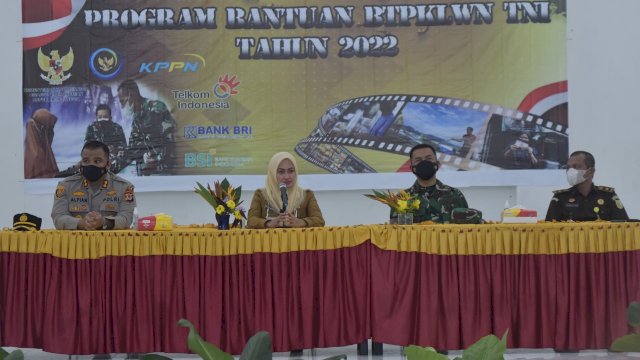 Bupati Lutra Bersama Dandim 1403, Salurkan Bantuan Modal Usaha Ke PKLWN&nbsp;