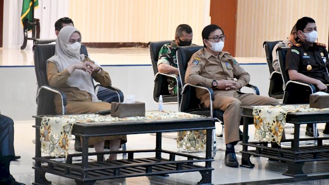 Hadiri Peringati Hut OTDA, Bupati Lutra, Ajak ASN Proaktif Menuju Indonesia Emas