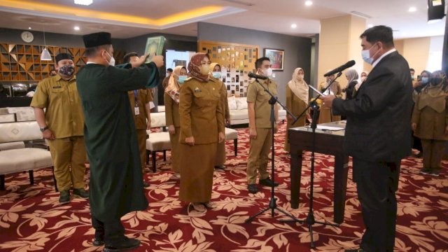 Abdul Hayat Lantik 12 Pejabat Fungsional Lingkup Pemprov Sulsel&nbsp;