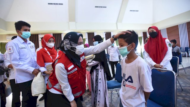 PMI Lutra Berbagi Bersama Anak Yatim