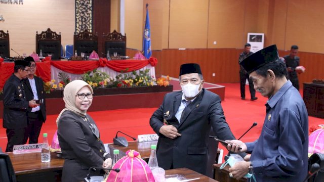 Andi Utta Terima Rekomendasi DPRD Terkait Pembahasan LKPJ Bupati 2021
