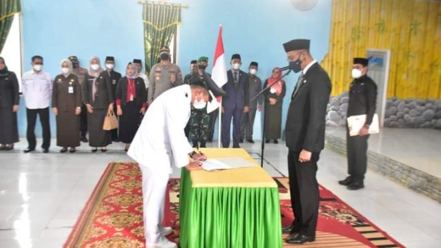 Lantik 50 Kepala Desa, Andi Seto Ingatkan Amanah Rakyat