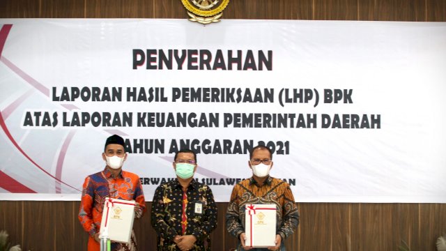 Rudianto Lallo Dampingi Danny Pomanto Terima LHP LKPD dari BPK, Berisi Opini WTP