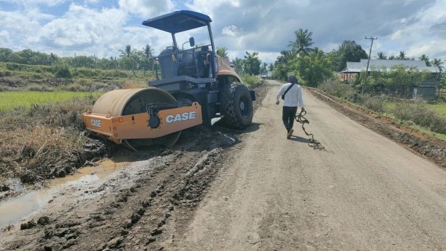 Jalan Ruas Doping - Atapange yang merupakan ruas jalan kewenangan Pemprov Sulsel