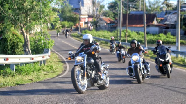 Naik Motor Harley, Bupati Bulukumba Pimpin Bikers Custom ke Tanjung Bira