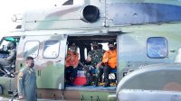 ASS Pantau Pencarian KM Ladang Pertiwi di Perairan Pangkep Via Helikopter