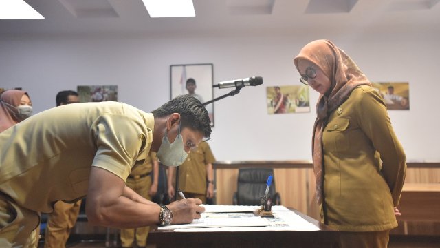 Bupati Indah Lantik 18 Pejabat Fungsional