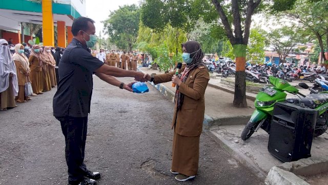 Roni, Sekuriti RS Kaget Dapat Hadiah saat Apel Pagi