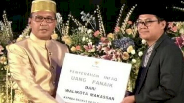 Wali Kota Makassar menyerahkan uang panai putrinya ke Baznas.