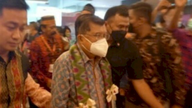 Jusuf Kalla saat hadiri PSBM yang digelar di Claro Makassar, Sulsel, Sabtu (14/5).