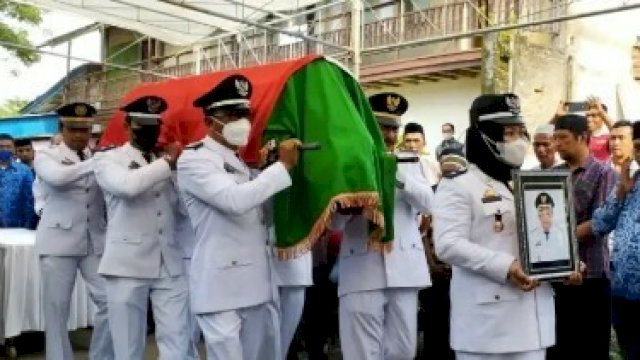 Pemkab Sinjai Upacara Pelepasan Jenazah Eks Wabup Sinjai