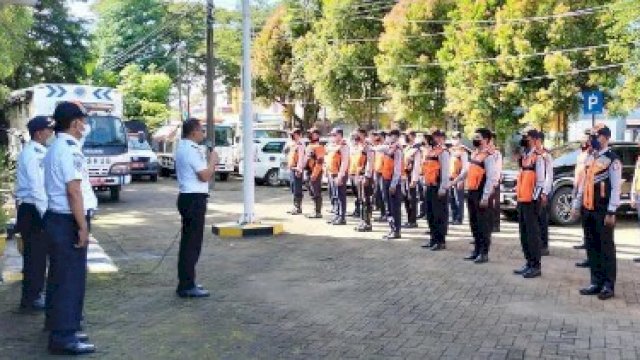 Kadishub Makassar saat memimpin Apel Selasa (17/5) pagi tadi.