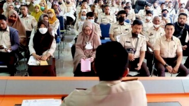 Rapat pegawai Bapenda Makasaar.